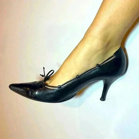 Chanel Vintage Black Pointed Square Toe Heels Bow 36 Leather Mules Gold CC Logo - Picture 2 of 13